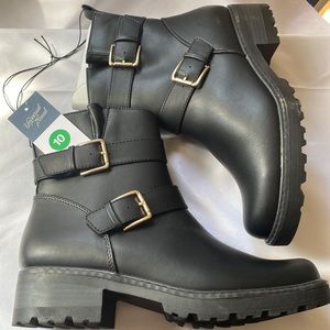 Universal thread black combat boots size 10